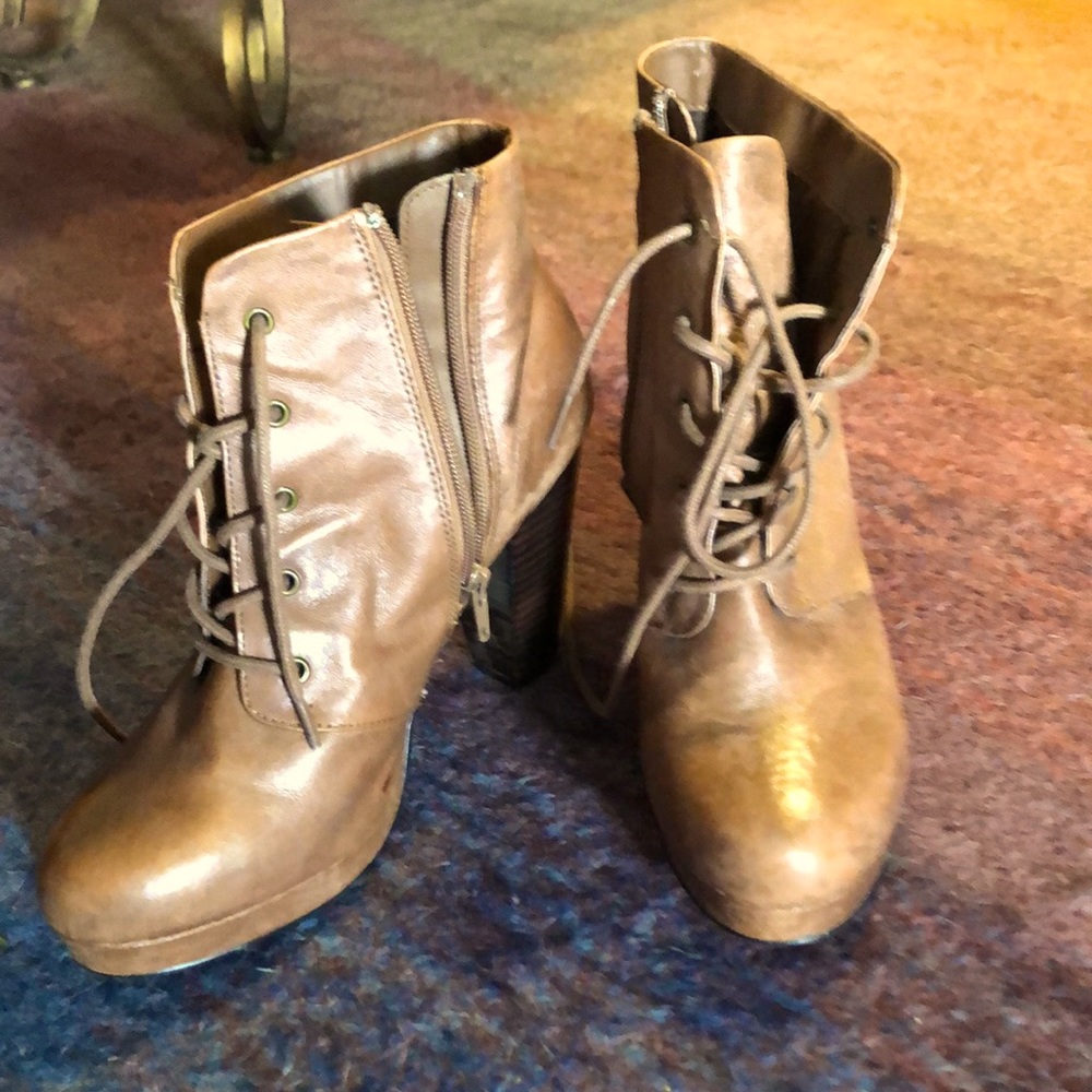 Steve Madden lace up ankle boots with a heel